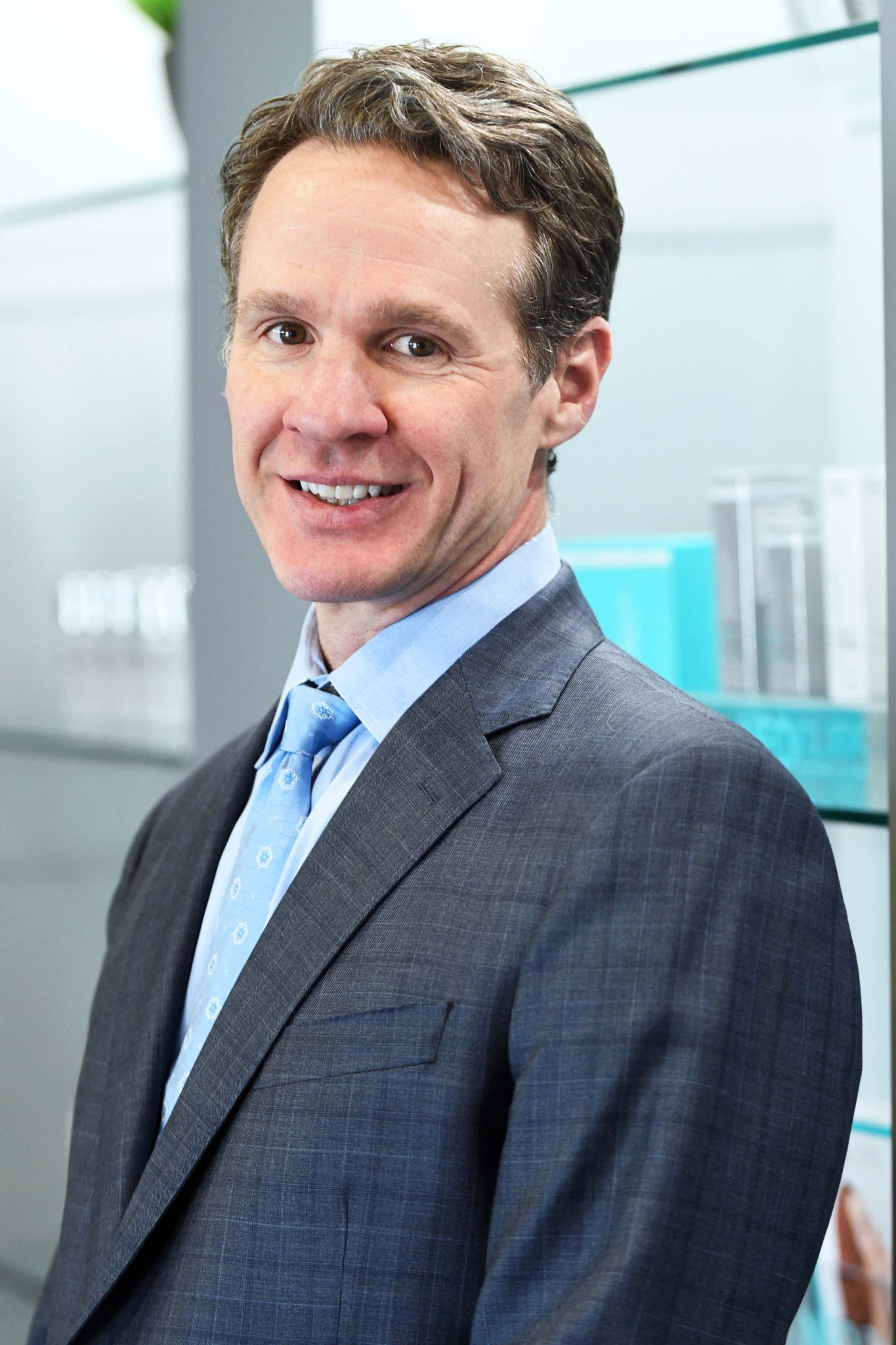 Dr. Lee Corbett Board Certified Plastic Surgeon in Louisville, Kentucky